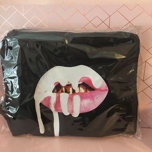 On sale! Kylie makeup bag